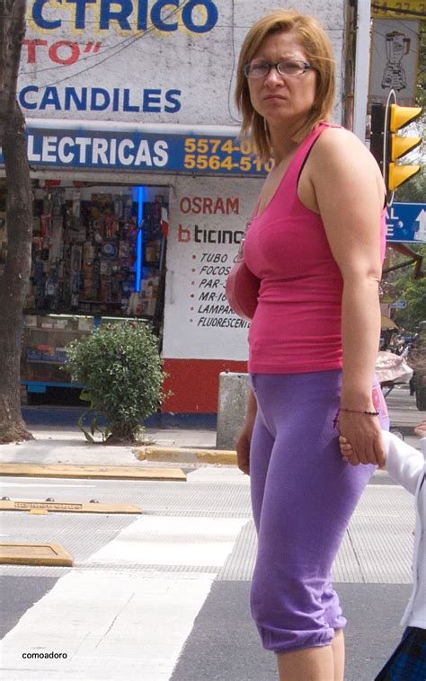mature women in yoga pants mujeres bellas en la calle