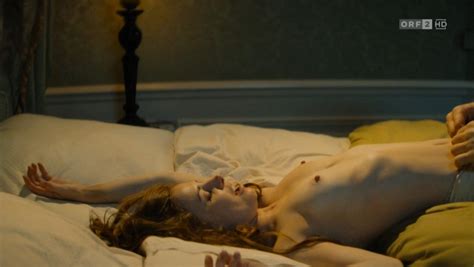 Nude Video Celebs Josefine Preuss Nude Das Sacher In Bester