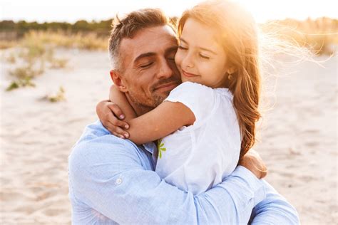 dad   daughter share  bond  life  view  home