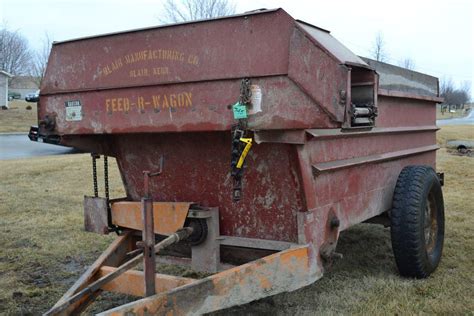 tractor zoom kelly ryan feed  wagon