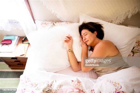 Mature Woman Bed Sleep Photos And Premium High Res Pictures Getty Images