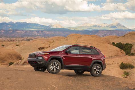 jeep cherokee updated     safety tech