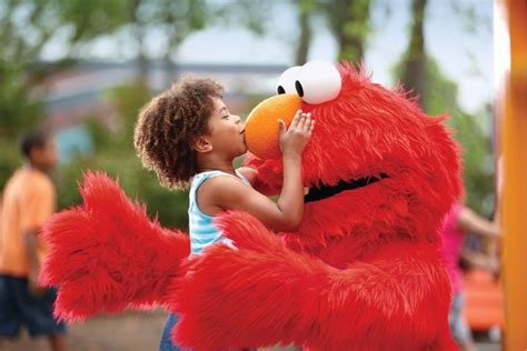 daily cool sharing  moment   friend  sesame place  bucks
