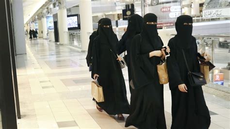 Saudis Defend App That Lets Men To Give Women Permission