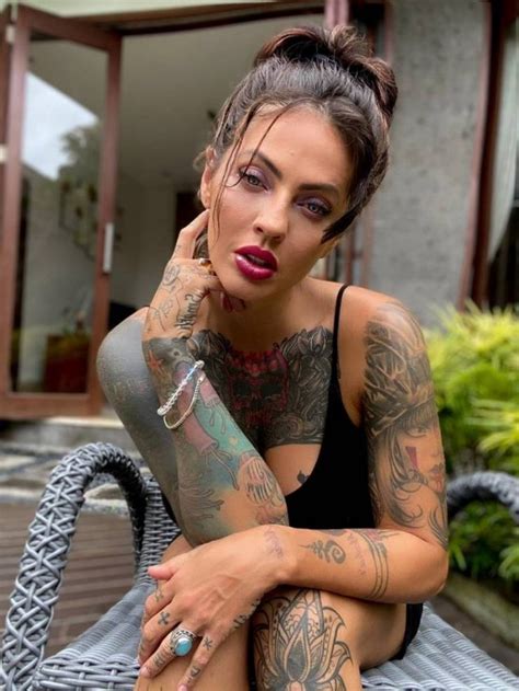 Girls With Tattoos 50 Pics