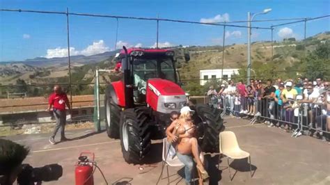 sexy tractor wash sperlinga 2014 sexy show youtube
