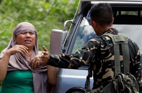 Marawi Residents Brave Snipers Shield Christians From