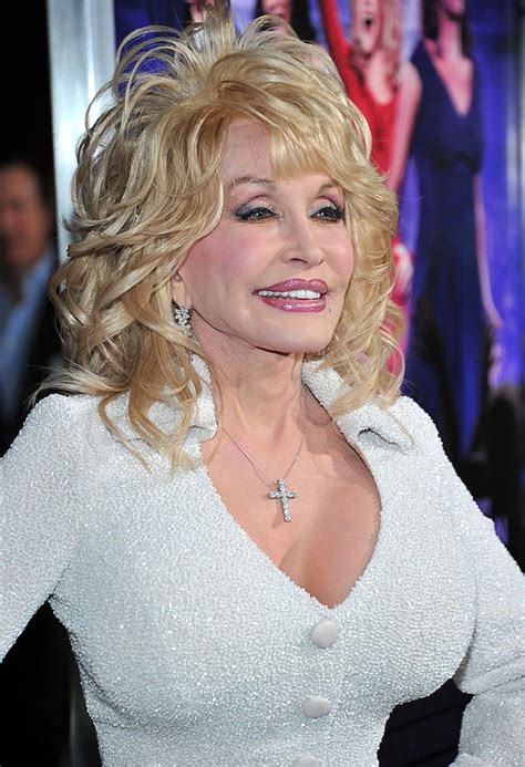 Does Dolly Parton Age Backwards — Morning Eyegasm [pictures]