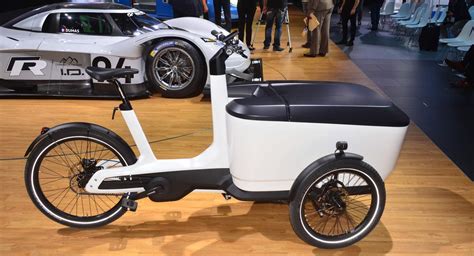 vw cargo  bike punches   weight   pound payload carscoops