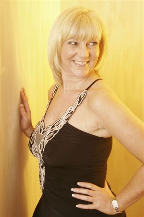 debra2009 56 from kettering is a local milf looking for