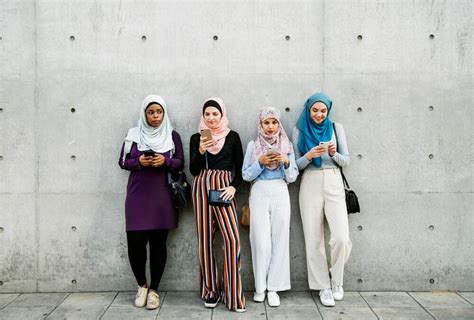 thousands are wearing the hijab to fight islamophobia al bawaba