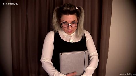 Busty Nerd Samanta Lily Needs Some Confidence The Boobs Blog