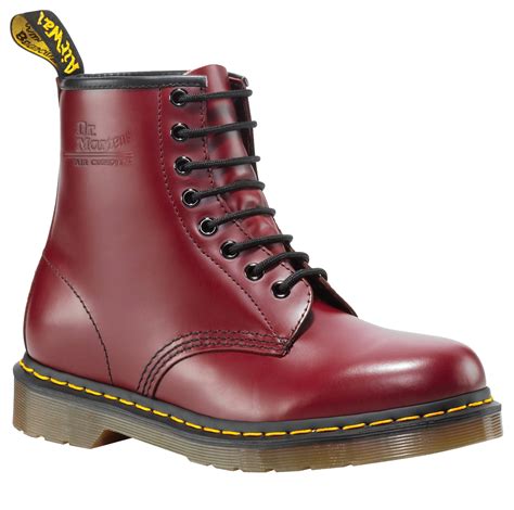 dr martens classic  eyelet boot