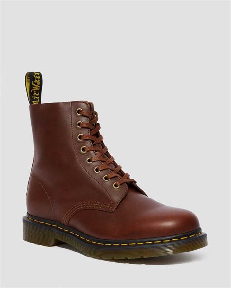 pascal classico leather lace  boots dr martens