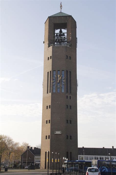 de geldverslindende poldertoren flevozine