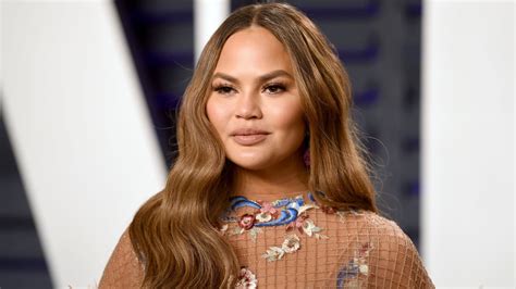 Chrissy Teigen S Postpartum Depression Campaign Is Just What We Need