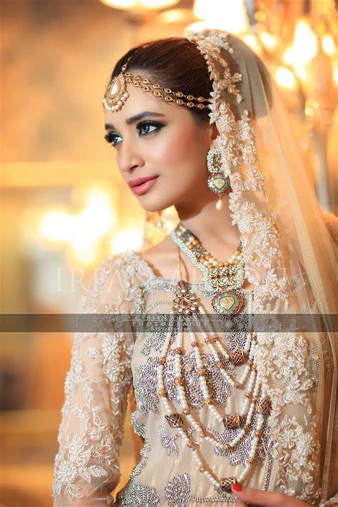 53 White And Cream Inspirational Pakistani Bridal Outfits