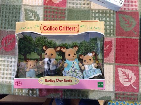 pin de  en  calico critters sylvanian families juguetes