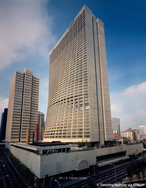 marriott marquis hotel  skyscraper center