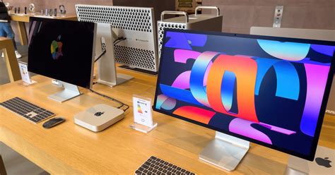 studio display owners   update monitors firmware apple offers    hour
