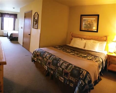suites deluxe hotel accommodations