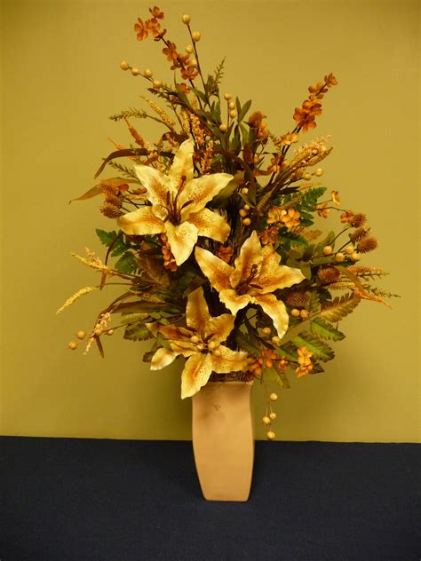 auction catalog floral arrangement