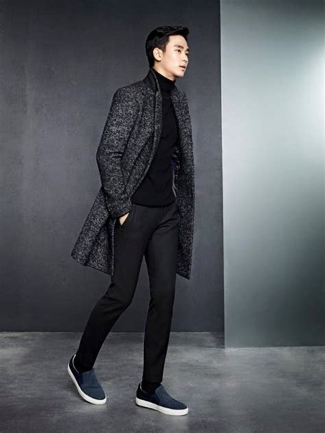 Kim Soo Hyun Keeps Warm Yet Stylish In Recent Fashion