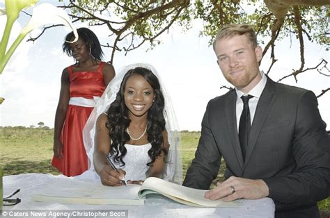 Photos Of A Couple S Zimbabwe Wedding Alongside Elephants