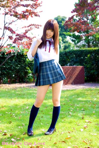 Mizuho Shiraishi Japanese Sexy Model Hot Japanese Schoolgirl Uniform