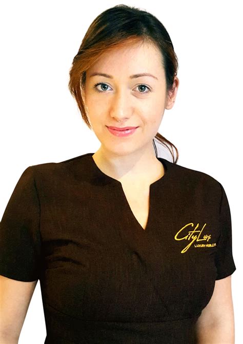 Cristina Cityluxmassage Mobile Massage Therapist In London New
