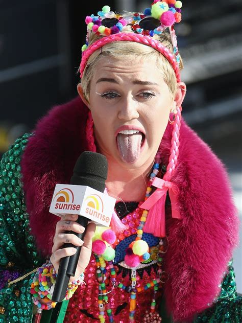 11 Reasons Miley Cyrus Tongue Had The Worst Year In 2014