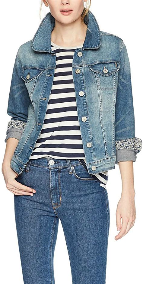 The Most Lightweight Denim Jackets For Women That Travel Lightweight