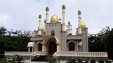 Heboh Ada Masjid Megah Bak Istana Di Tengah Hutan Yang