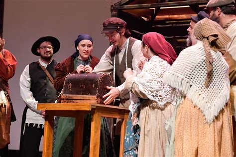 fiddler on the roof brings back traditions with showstopping