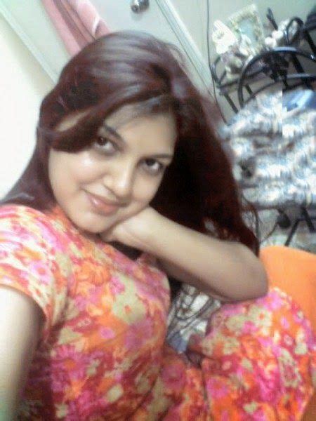 pakistani desi hot girls and housewife in room pictures desi girls pinterest pakistani