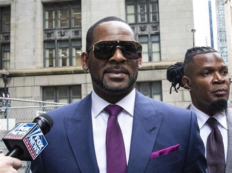 R Kelly Held By Police On Sex Crime Charges In Chicago Express And Star