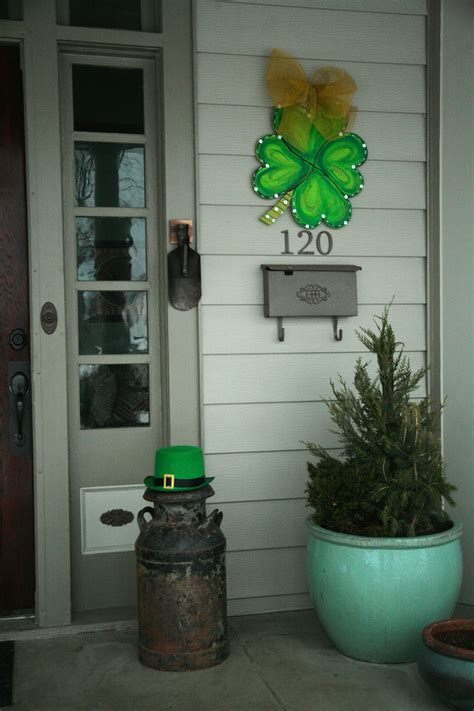 cheerful st patricks day decorations ideas st