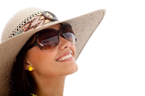 importance  wearing sunglasses bms bachelor  management studies unofficial portal