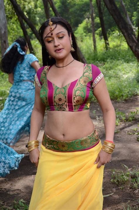 Sonia Agarwal Sexy Photos Images And Wallpapers