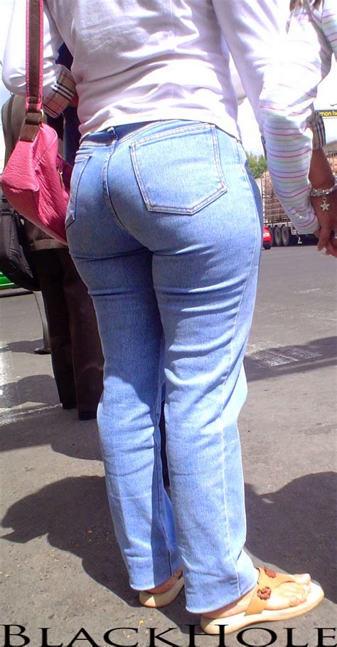 Blonde Milf With Big Ass Tight Jeans Showing