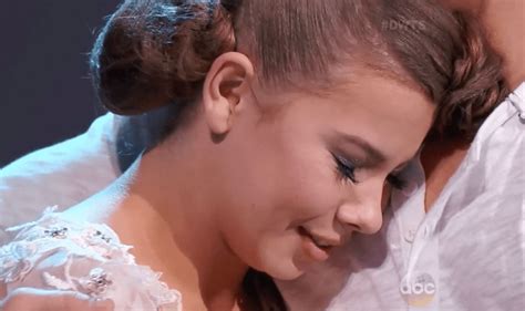 bindi irwin breaks down during emotional tribute to her late father