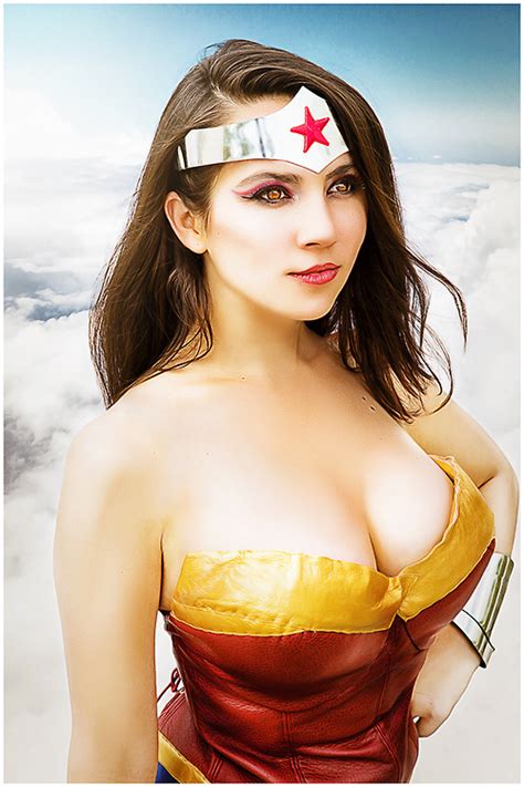 Wonder Woman Cosplay Superheroes Pictures Pictures Sorted By Best