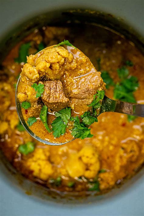slow cooker lamb curry  carb supergolden bakes