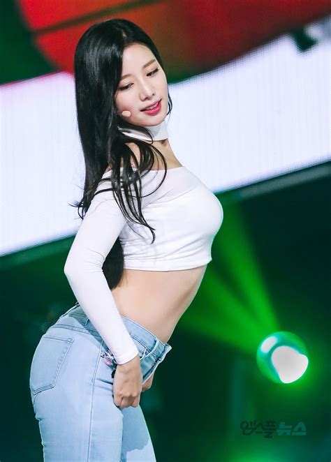 kpop idol drops jaws with her voluminous figure daily k