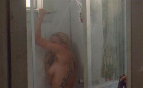 Anatomy Of A Nude Scene A Naked Julie Michaels Kicks Keanu S Ass In