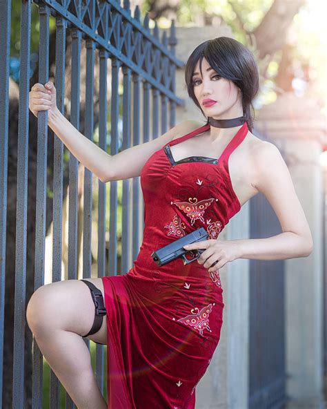 trace leau raconter ada wong cosplay sexy a besoin de péquenaud injuste