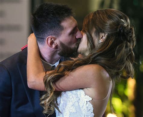 Lionel Messi Wedding To Antonella Roccuzzo Football Stars