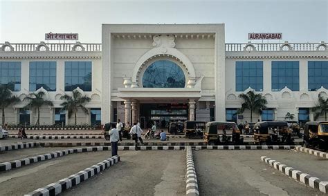wanted    aurangabad train station rohan travelogue