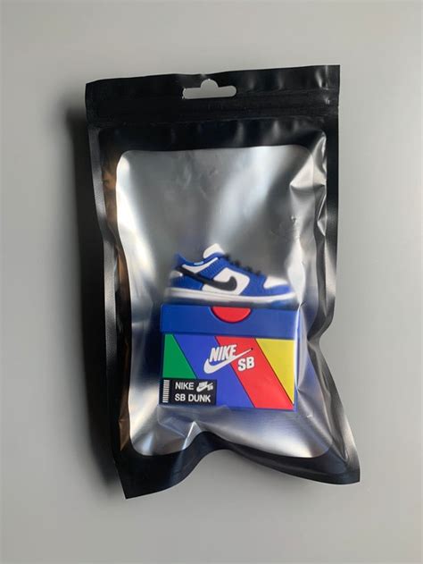 airpods  case nike sb dunk blauw airpods hoesje airpod case airpod hoesje nike bolcom