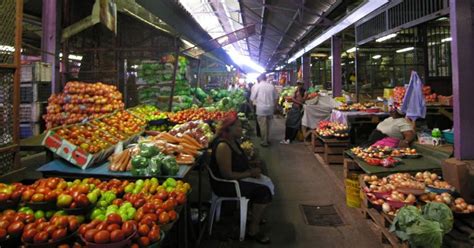 buyers rush  staples  durban market opens